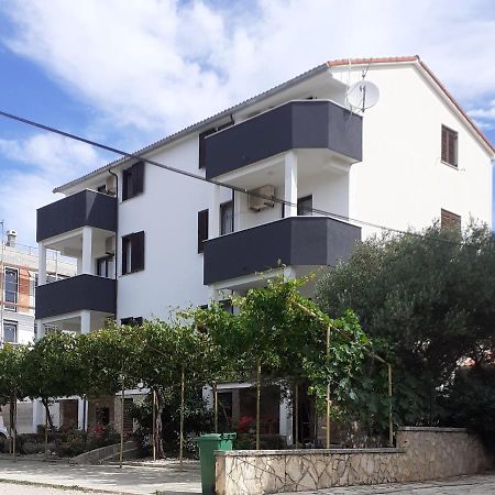 Apartments Parac بيتريتْشاني المظهر الخارجي الصورة