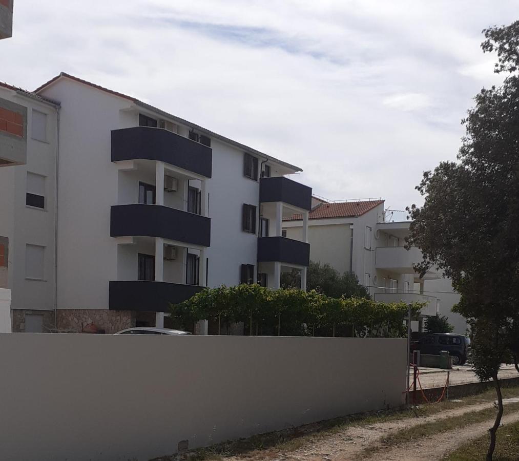 Apartments Parac بيتريتْشاني المظهر الخارجي الصورة