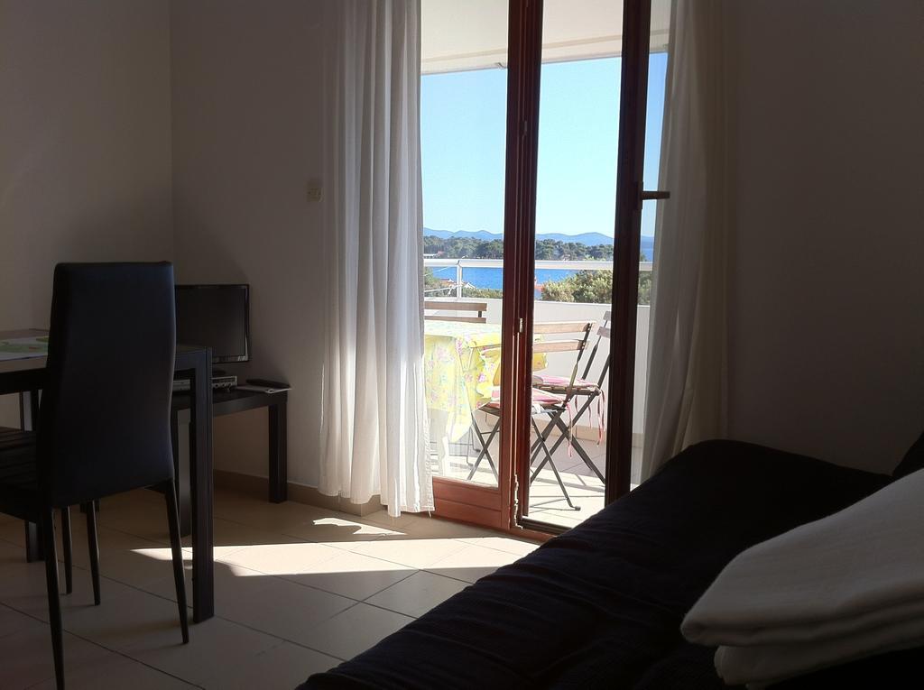 Apartments Parac بيتريتْشاني الغرفة الصورة
