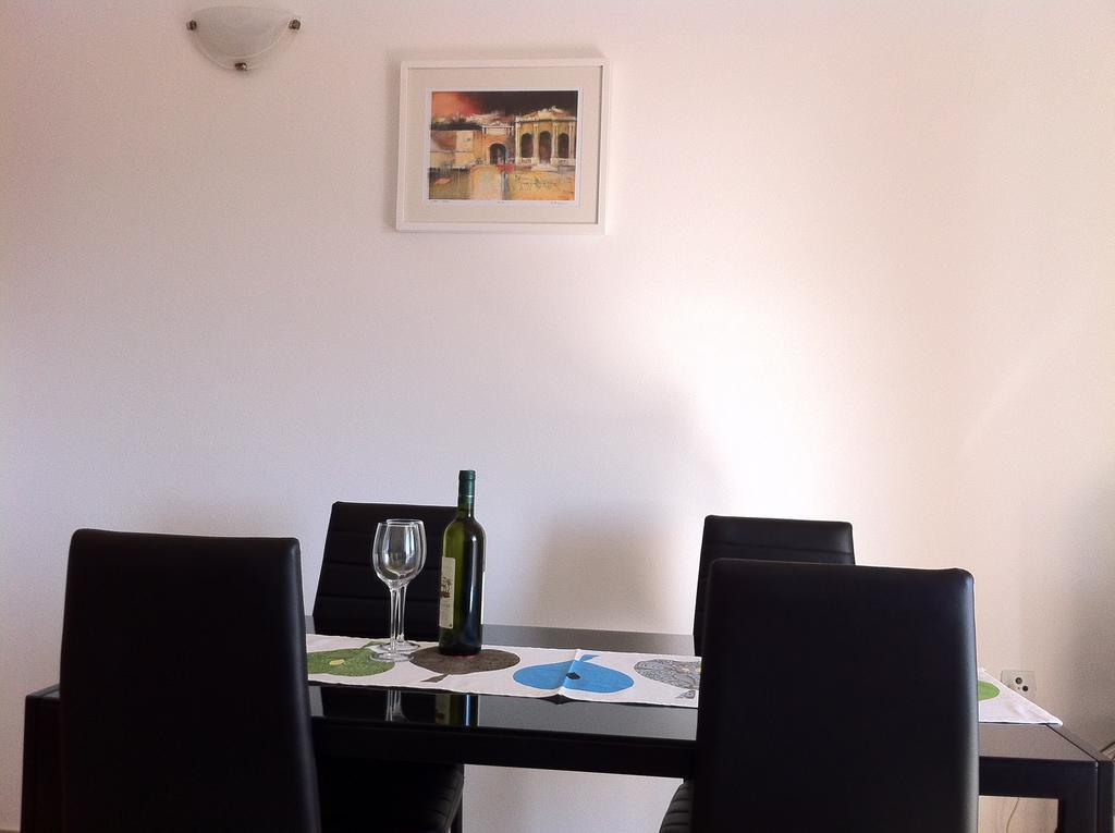 Apartments Parac بيتريتْشاني الغرفة الصورة