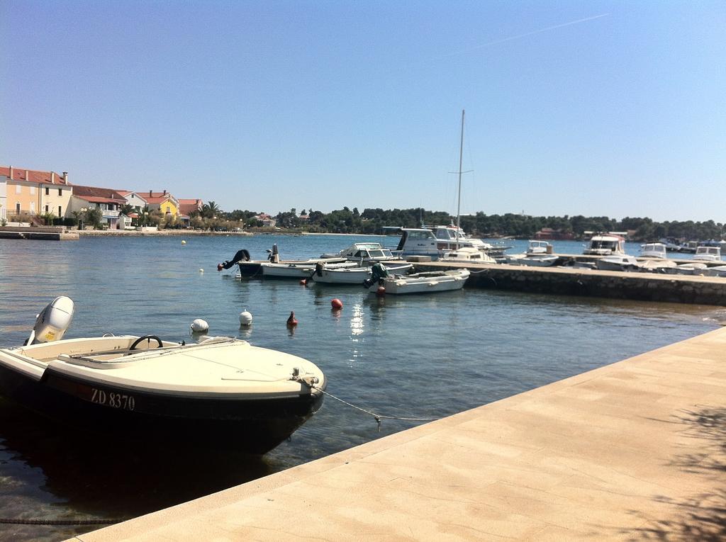 Apartments Parac بيتريتْشاني المظهر الخارجي الصورة
