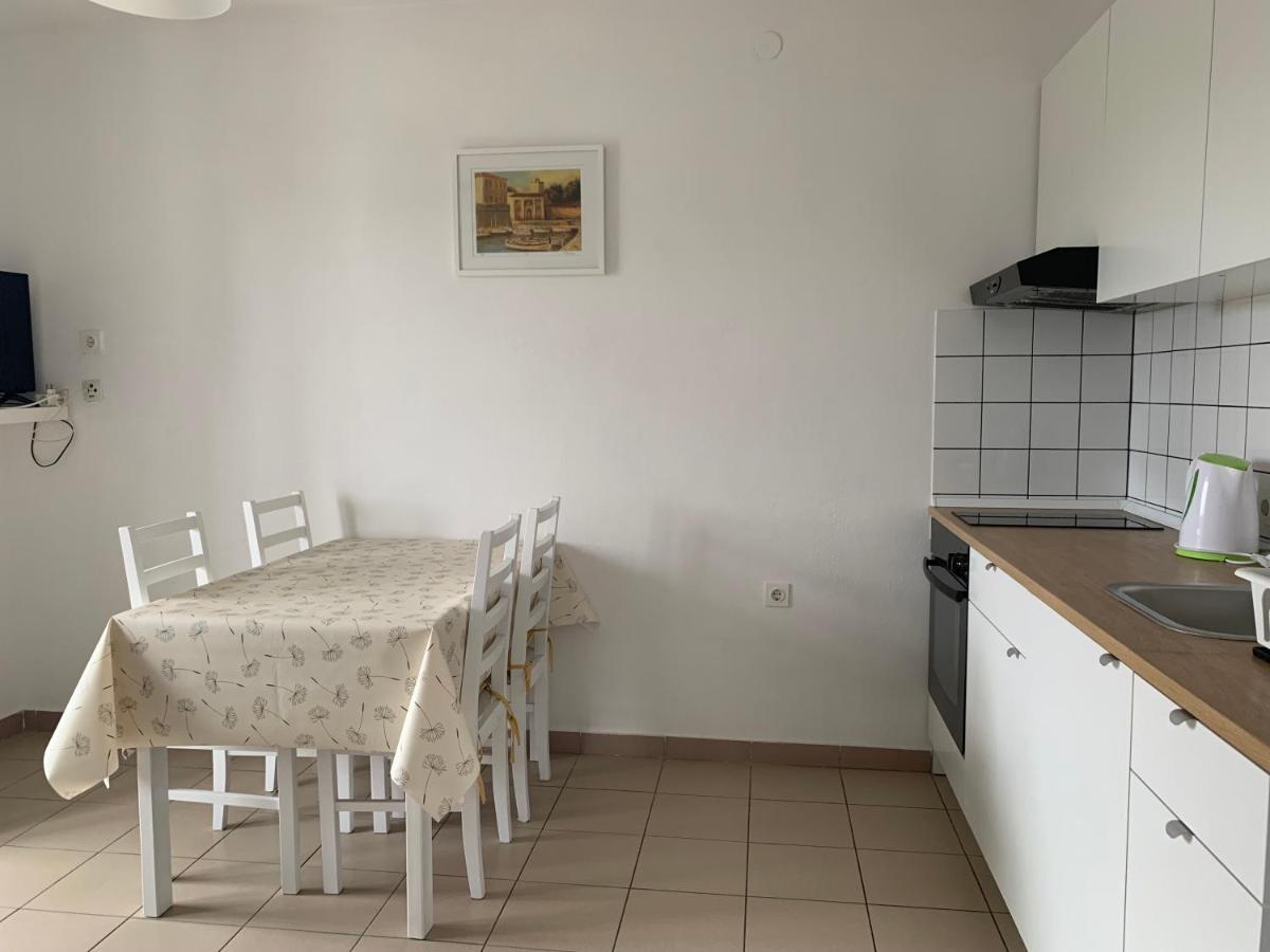 Apartments Parac بيتريتْشاني المظهر الخارجي الصورة