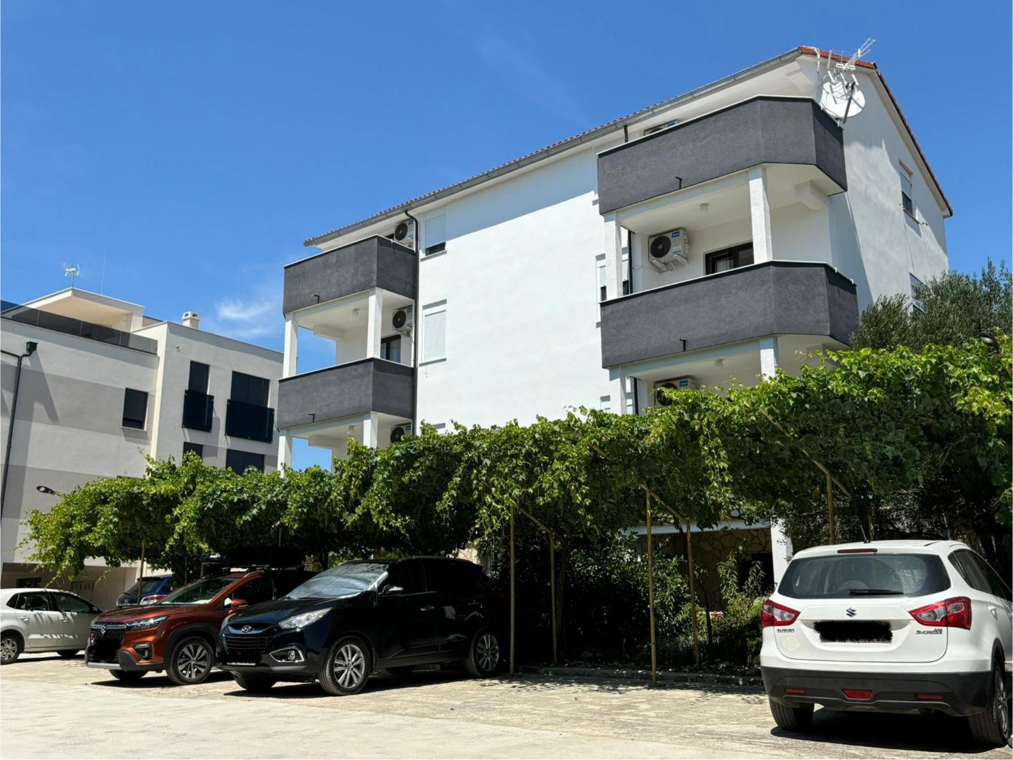 Apartments Parac بيتريتْشاني المظهر الخارجي الصورة