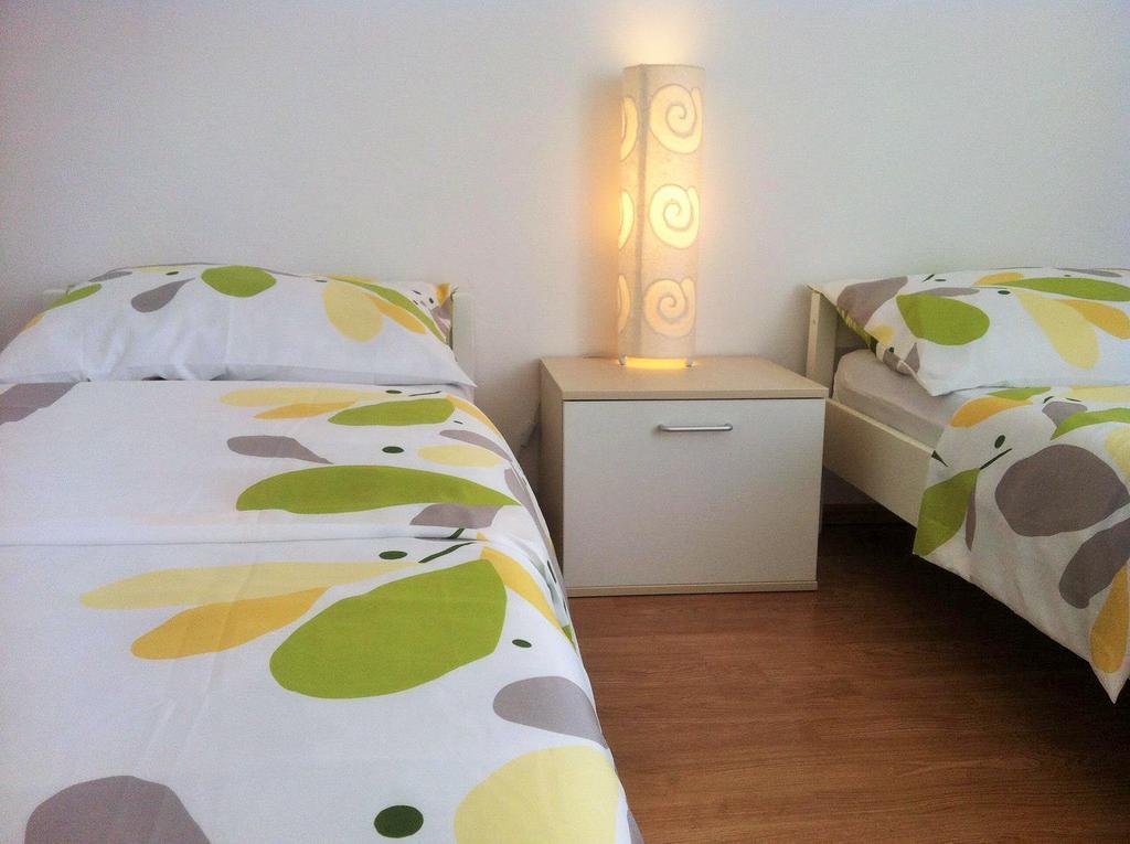 Apartments Parac بيتريتْشاني الغرفة الصورة